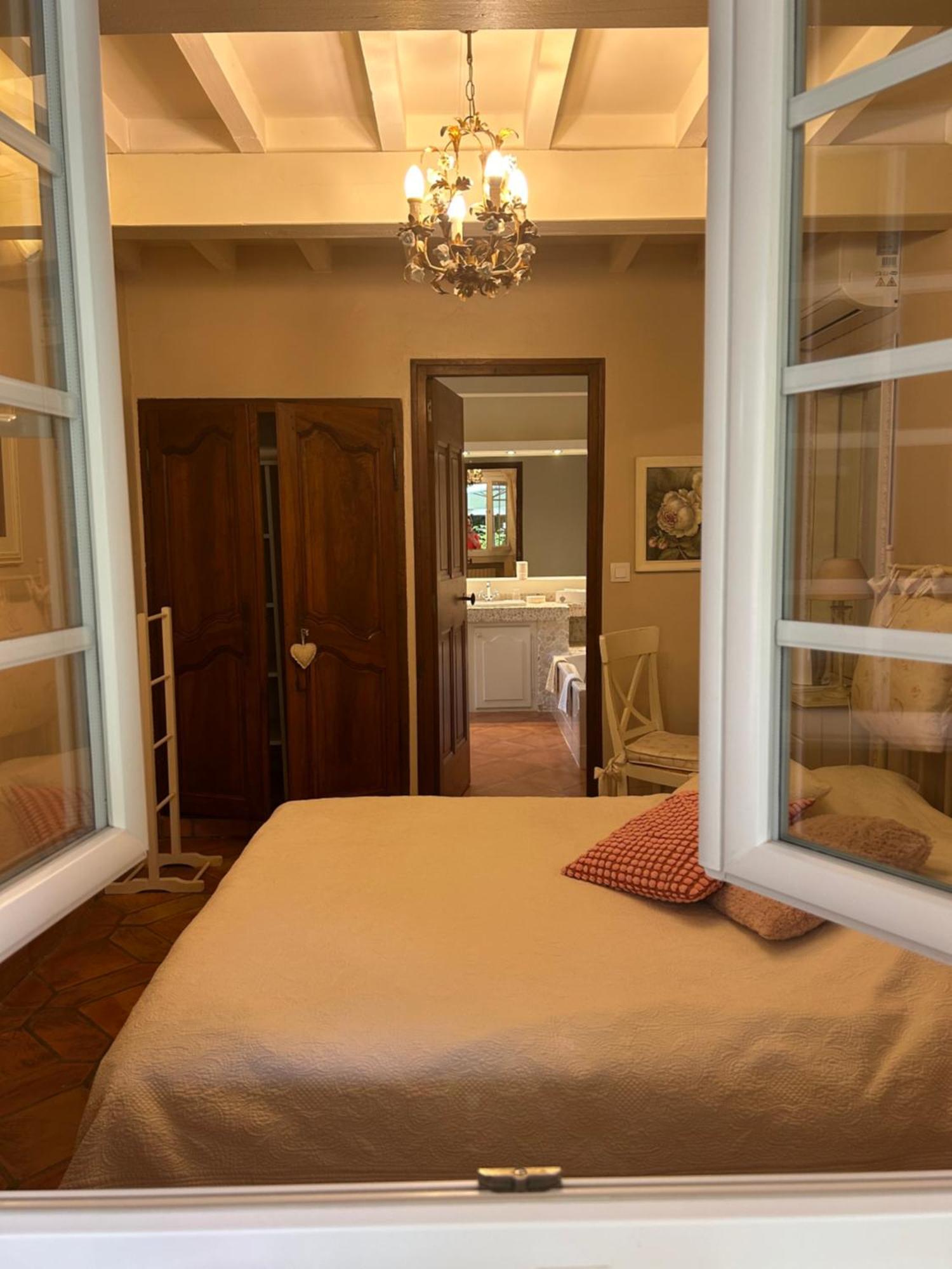 La Villa Rosalie Ventabren Exteriör bild